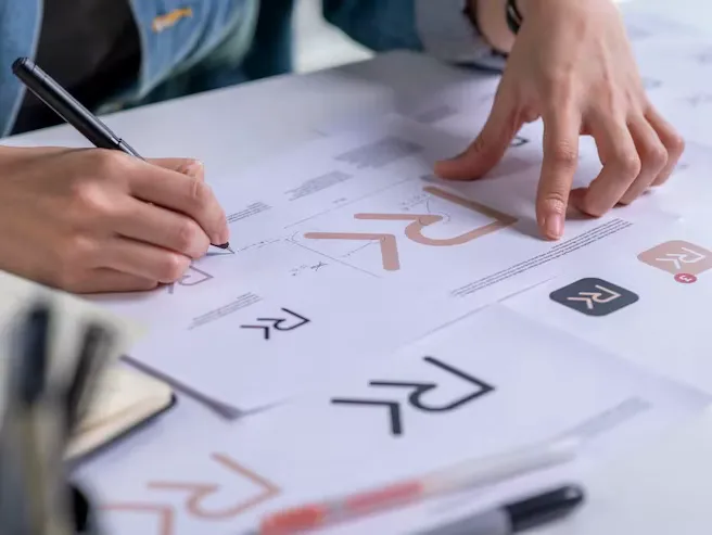 Mudar o logótipo não chega: a sua marca merece mais!